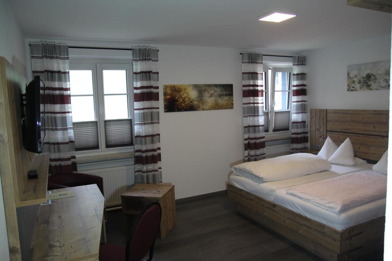 Hotel-Gasthof Zur Post Фельбург Екстер'єр фото