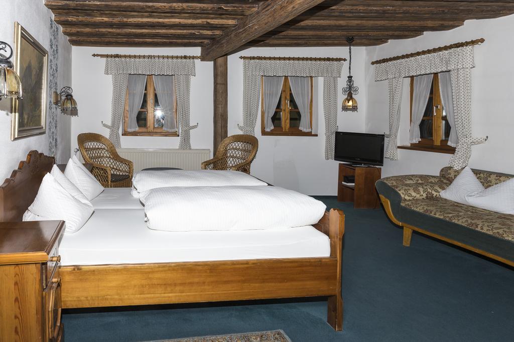 Hotel-Gasthof Zur Post Фельбург Екстер'єр фото