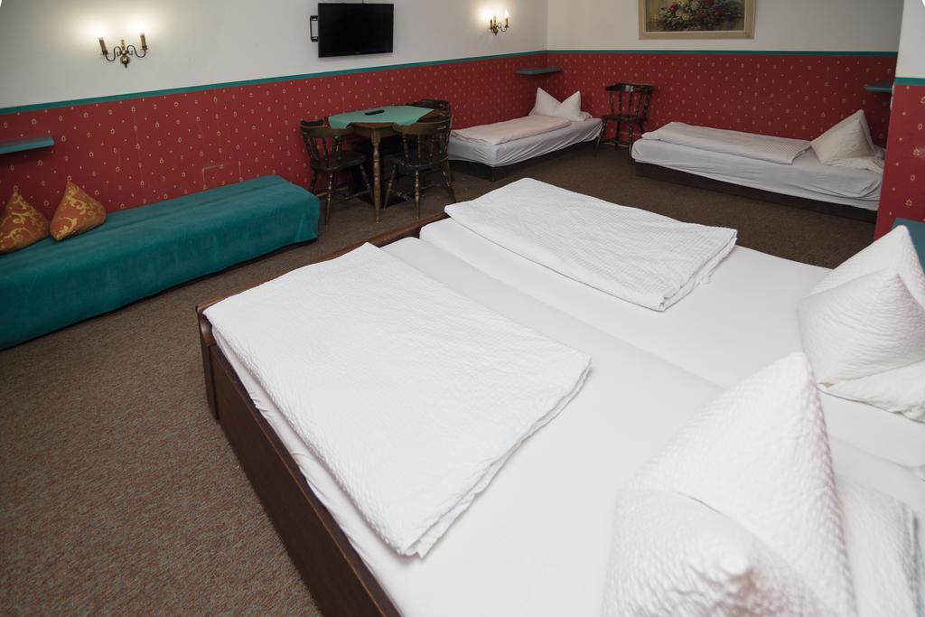 Hotel-Gasthof Zur Post Фельбург Номер фото
